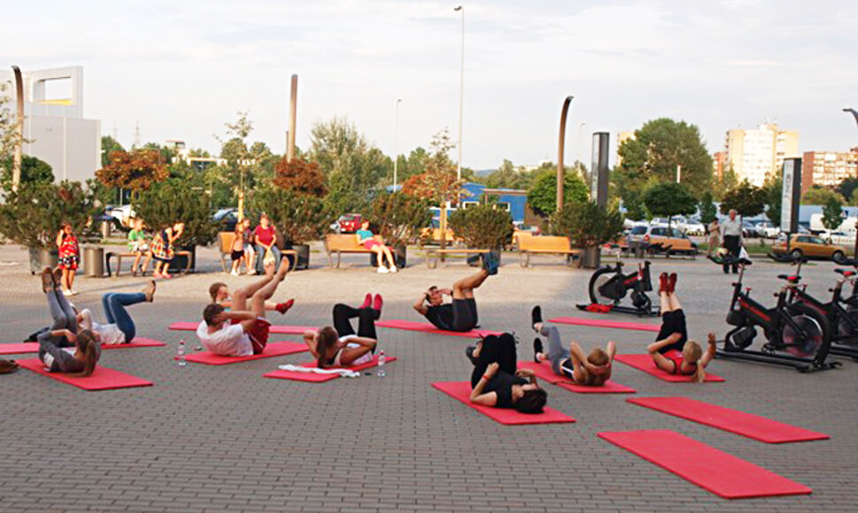 „Fitness bike“ treniruotė po atviru dangumi