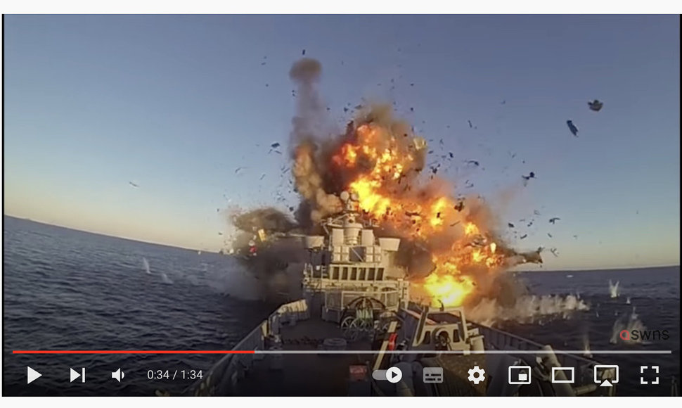 Vaizdo įraše matyti per raketos bandymus Norvegijoje susprogdintas laivas
