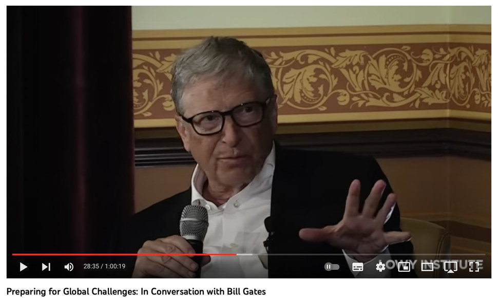 Billas Gatesas korumpuota pavadino Ukrainos vyriausybę iki karo