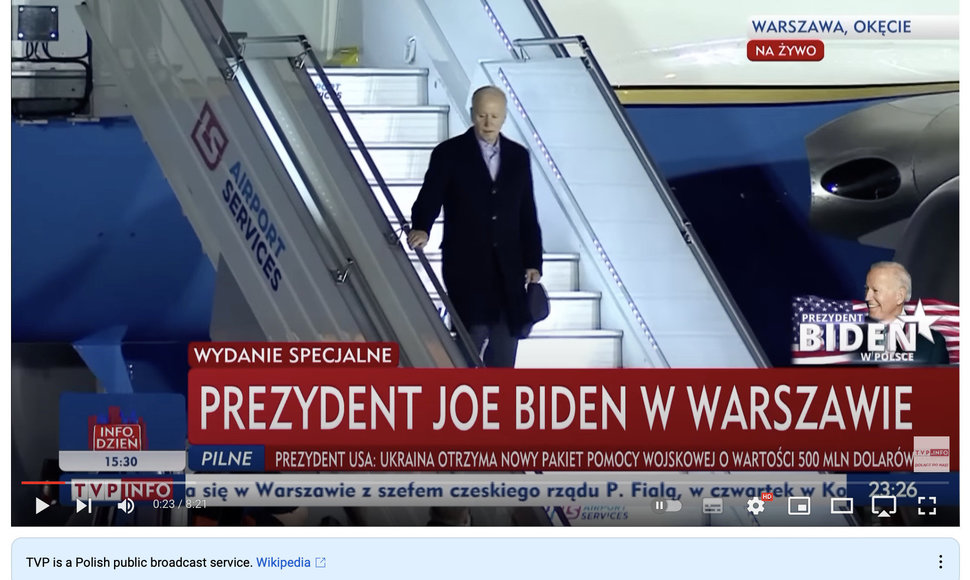 Joe Bideno išlipimas iš lėktuvo Varšuvoje