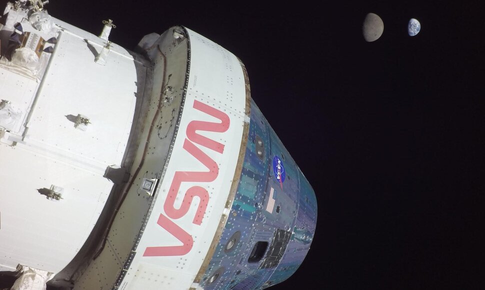 Erdvėlaivio „Orion“ per misiją „Artemis 1“ 2022-aisiais užfiksuotas vaizdas