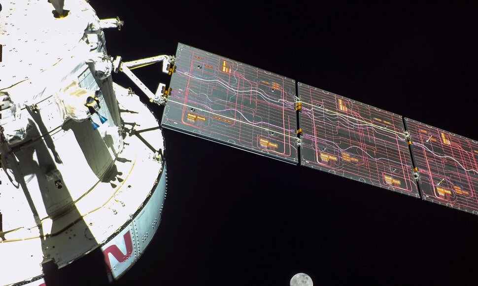 Erdvėlaivio „Orion“ per misiją „Artemis 1“ 2022-aisiais užfiksuotas vaizdass