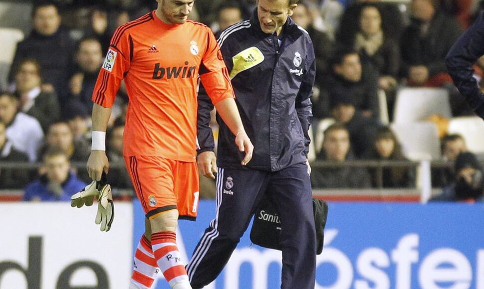 Ikeras Casillas palieka aikštę
