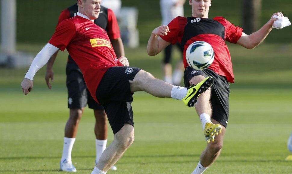Wayne'as Rooney ir Nickas Powellas