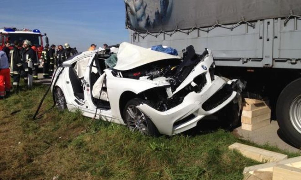 BMW avarija, kurioje žuvo automobilių bandytojas
