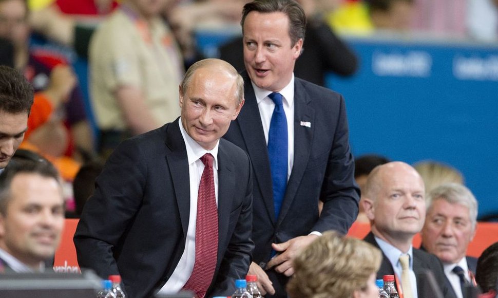 Vladimiras Putinas stiprino „kieto vaikino“ įvaizdį, atvykęs stebėti dziudo turnyro Londono olimpiadoje