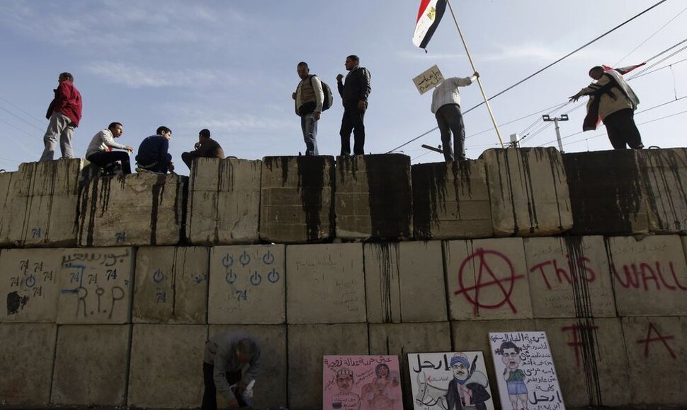 Egipto protestuotojai prasiveržė pri barikadą