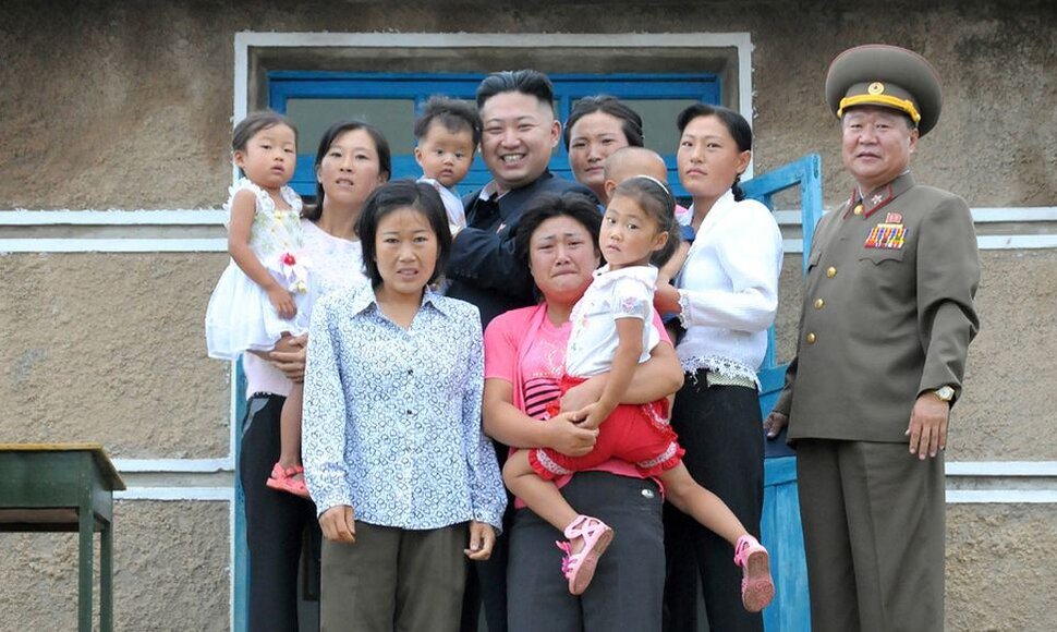 Kim Jong Unas pozuoja su &scaron;eima