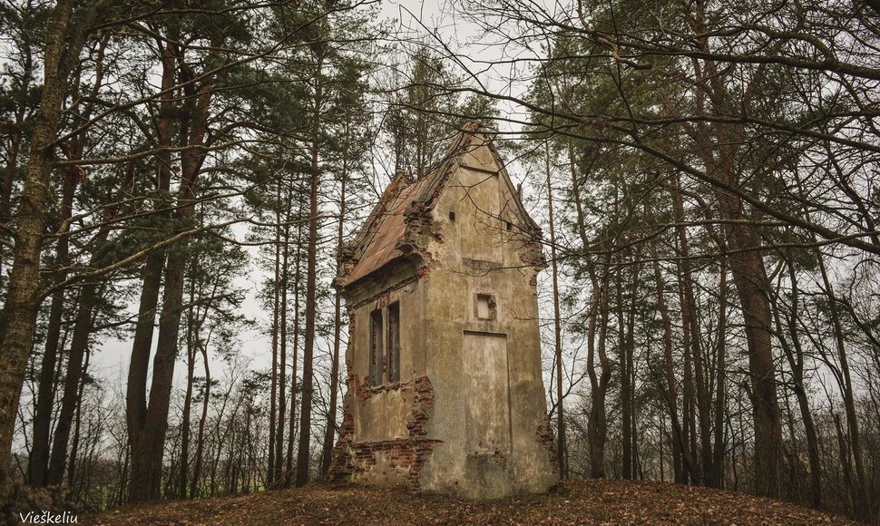 Dvarininkų Fišerių šeimos koplyčia prie Gaurės miestelio (Tauragės r.)