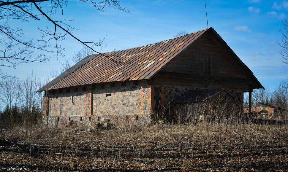 Kurėnų dvaro klėtis (Ukmergės r.)