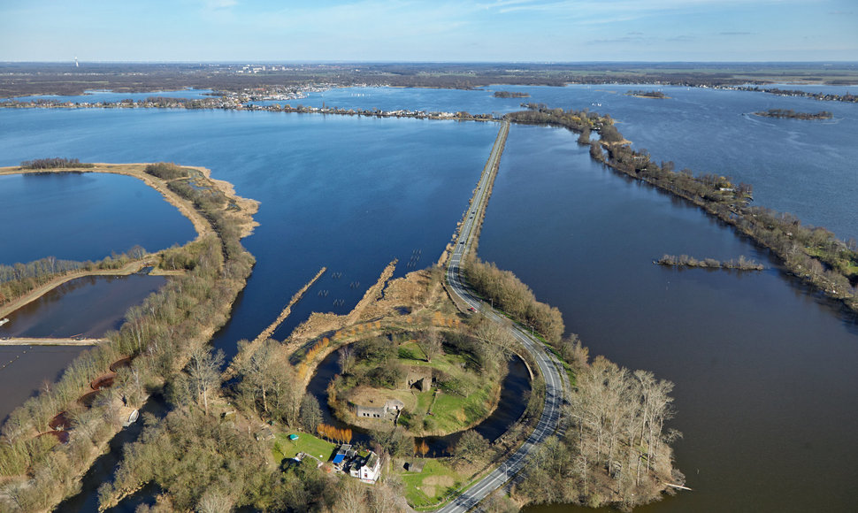 Olandų vandens gynybinė linija