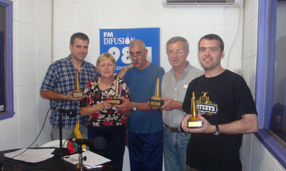 Lietuviškai radijo programai „Ecos de Lituania“ Argentinoje įteikta „Faro de Oro“ premija
