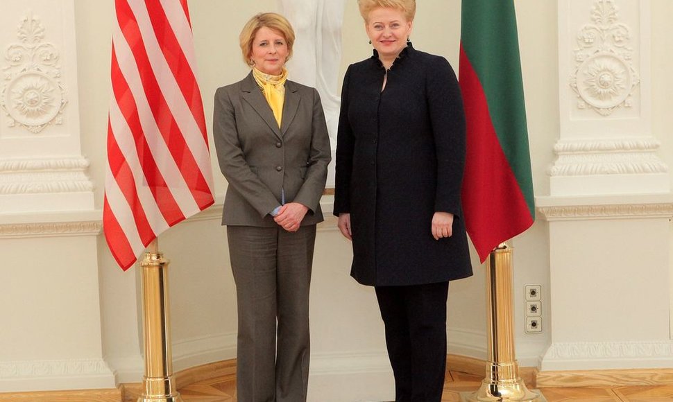 Dalia Grybauskaitė su Deborah Ann McCarthy 