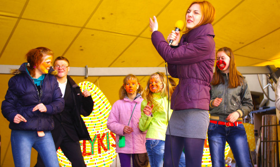 Neįgalių vaikų darbelių mugė „Angelų vaikai – su meile Jums”