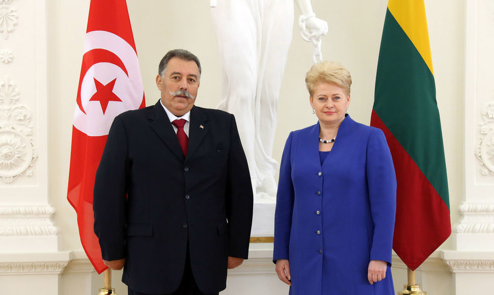 Lietuvos prezidentė Dalia Grybauskaitė ir Tuniso ambasadorius Slim Ben Jaafar