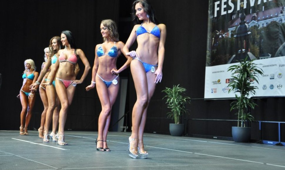 Tarptautinis sporto festivalis „Siemens“ arenoje: bikinio varžybos