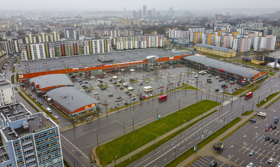 Prekybos centrų aik&scaron;telės &Scaron;v. Kalėdų i&scaron;vakarėse