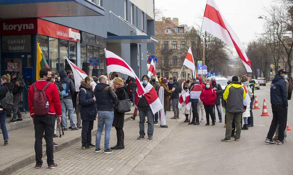 Baltarusijos nepriklausomybės dienos minėjimas prie Baltarusijos ambasados