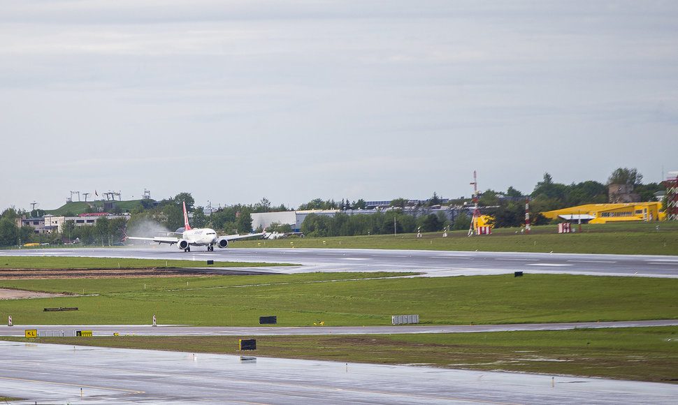 Lėktuvų stebėjimas Vilniaus oro uoste