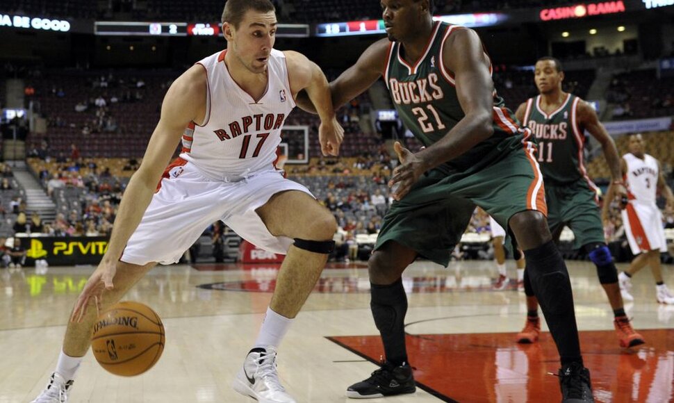 Toronto „Raptors“ klubas su Jonu Valančiūnu įveikė Milvokio „Bucks“ 104:95