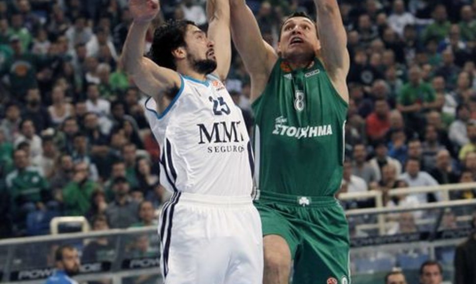 „Panathinaikos“ žaidėjas Jonas Mačiulis prieš Sergio Llullą