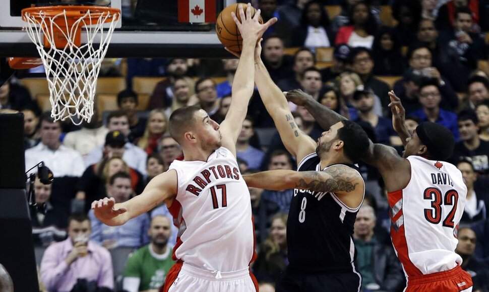 Jonas Valančiūnas ir „Toronto Raptors“ šeštąjį mačą iš eilės pralaimi