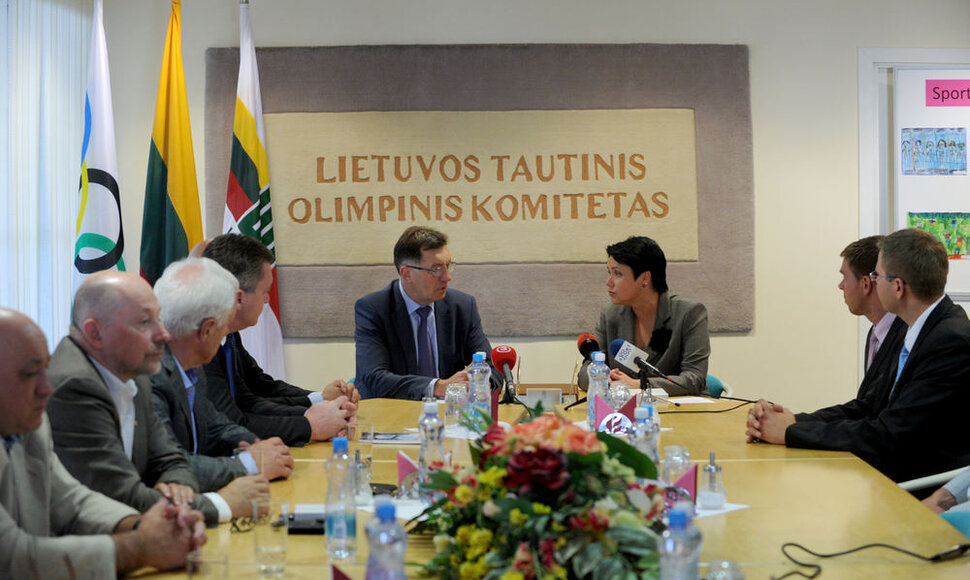 LTOK prezidentė Daina Gudzinevičiūtė ir Ministras pirmininkas Algirdas Butkevičius