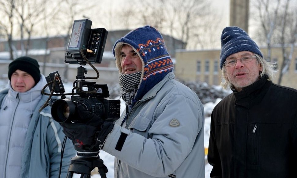 Alvydas Šlepikas (dešinėje) su filmavimo komanda