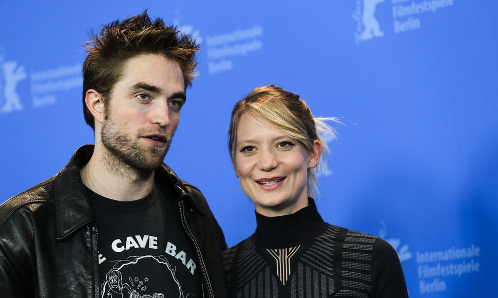 Robertas Pattinsonas ir Mia Wasikowska