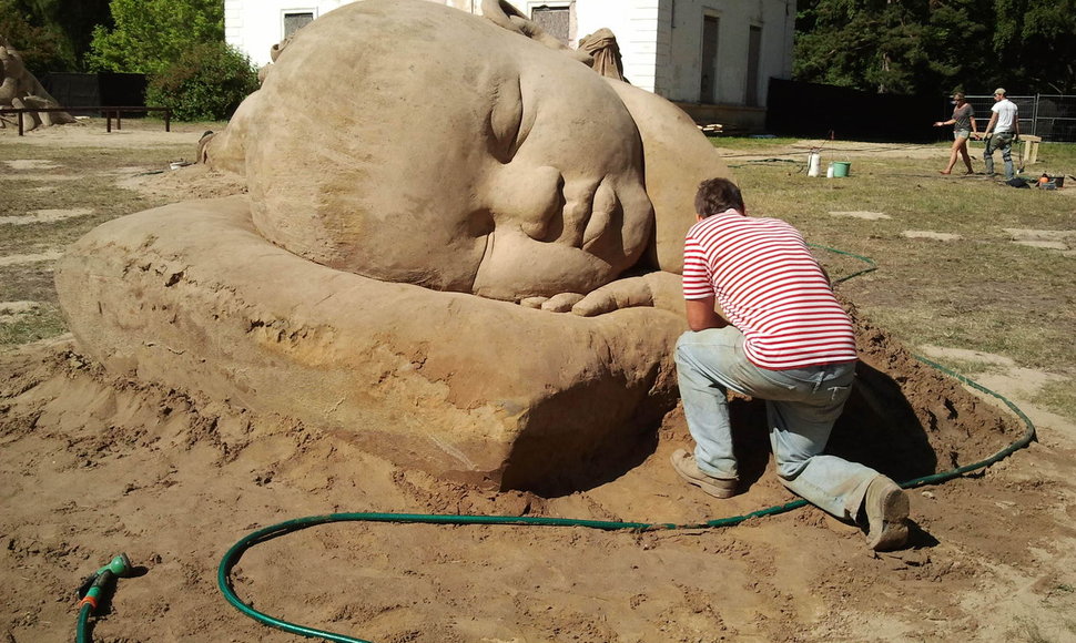 Palangoje atidaromas smėlio skulptūrų parkas