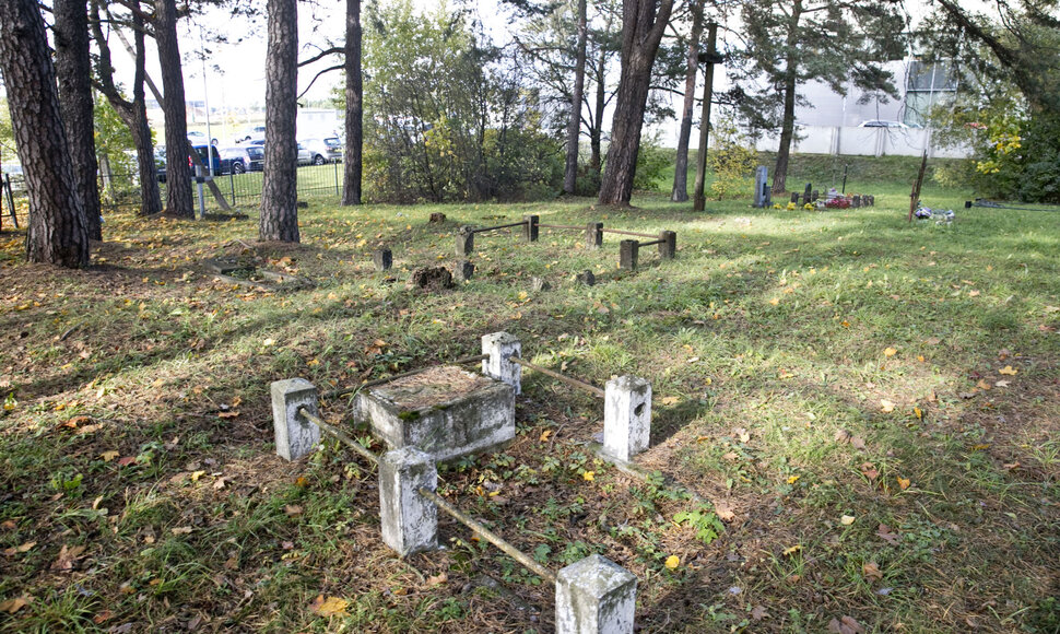 Vir&scaron;uli&scaron;kių kapinės