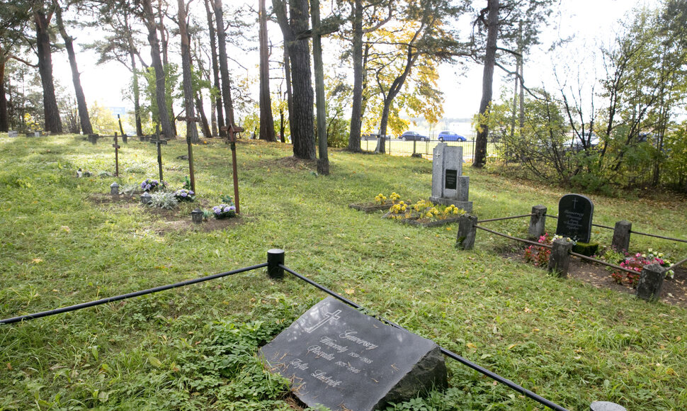 Vir&scaron;uli&scaron;kių kapinės