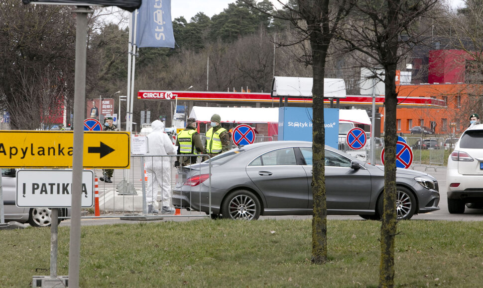 Mobili koronaviruso mėginių paėmimo stotelė Vilniuje