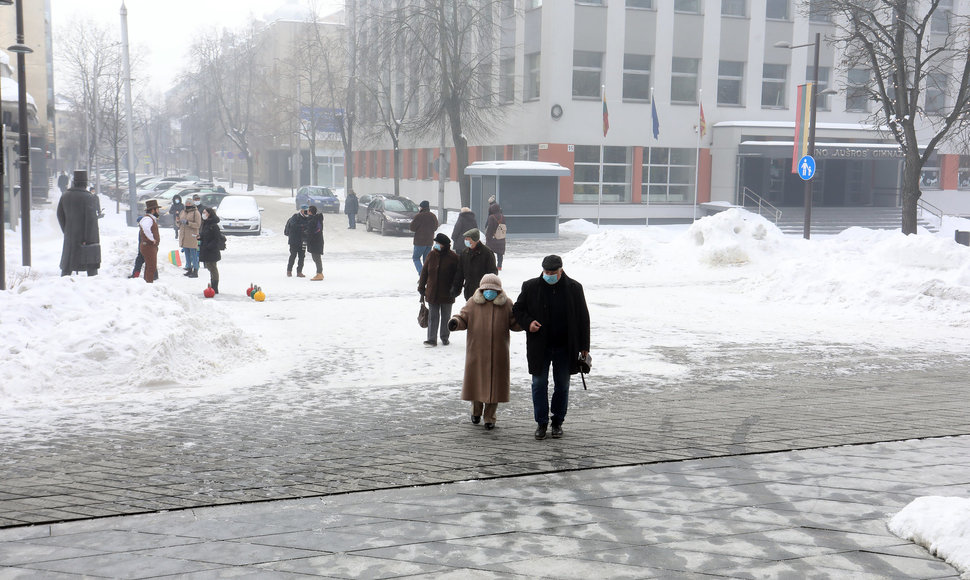 Kaune pradėti skiepyti senjorai, kuriems - virš 80 metų 