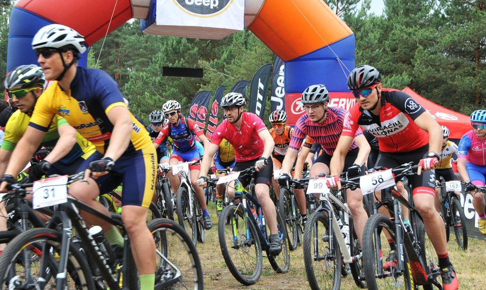 Lietingame MTB dviračių maratonų taurės etape Vilniuje lyderiai nepasikeitė