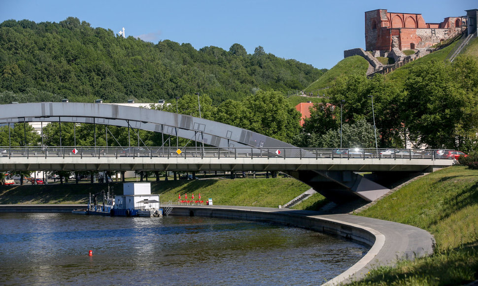 Laivai ir pontonai Neryje ties Vilniumi