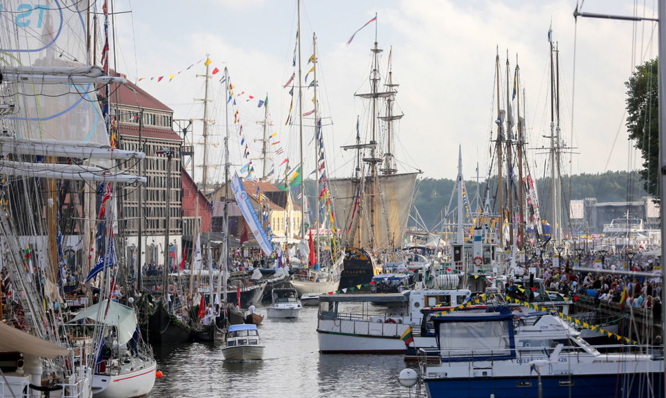 Istorinių laivų paradas Danės upėje „Dangės flotilė“