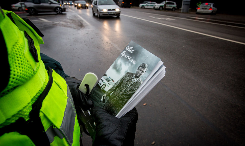 Šeštadienio rytą – neįprastas imuniteto ir kelių policijos pareigūnų reidas