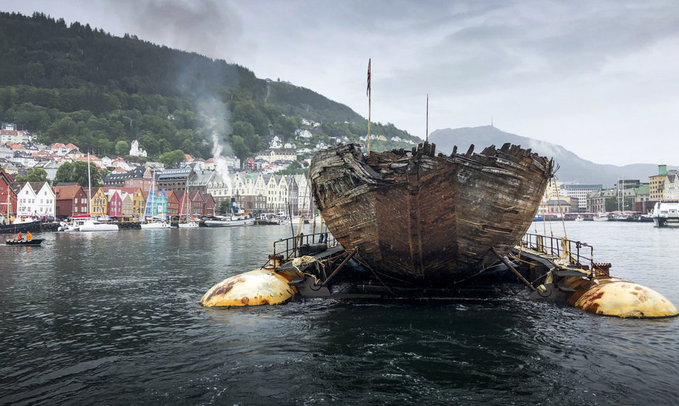 Tyrinėtojo Amundseno laivas po 100 metų grįžo į Norvegiją