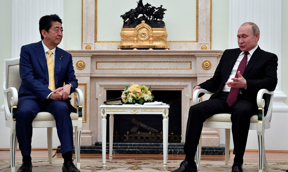 Vladimiro Putino ir Shinzo Abe susitikimas