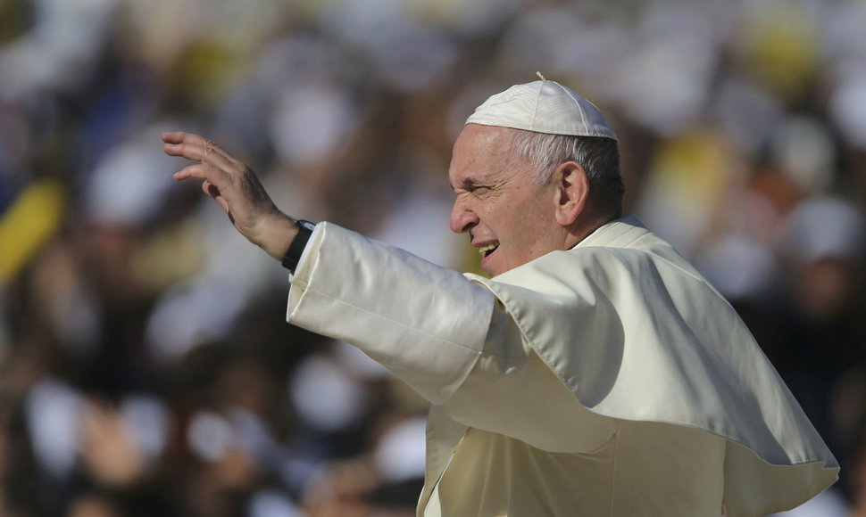 Popiežiaus Pranciškaus aukotos mišios Abu Dabyje