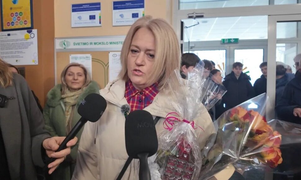 Alytaus pedagogai kyla į akciją dėl atleistos etikos mokytojos