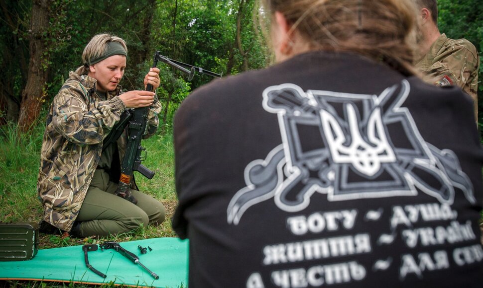 Ukrainos karės savanorės
