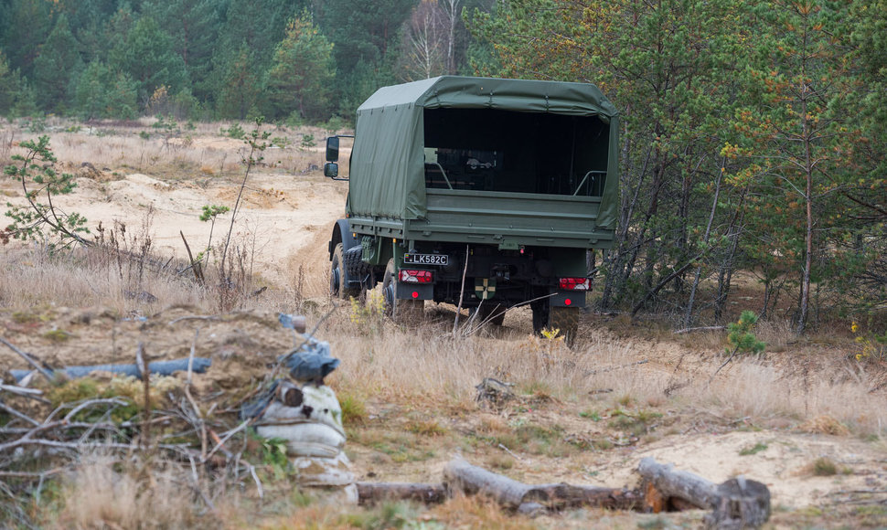 Lietuvos kariuomenę pasiekė 21 Vokietijos gamintojo „Daimler AG“ sunkvežimis UNIMOG U5000