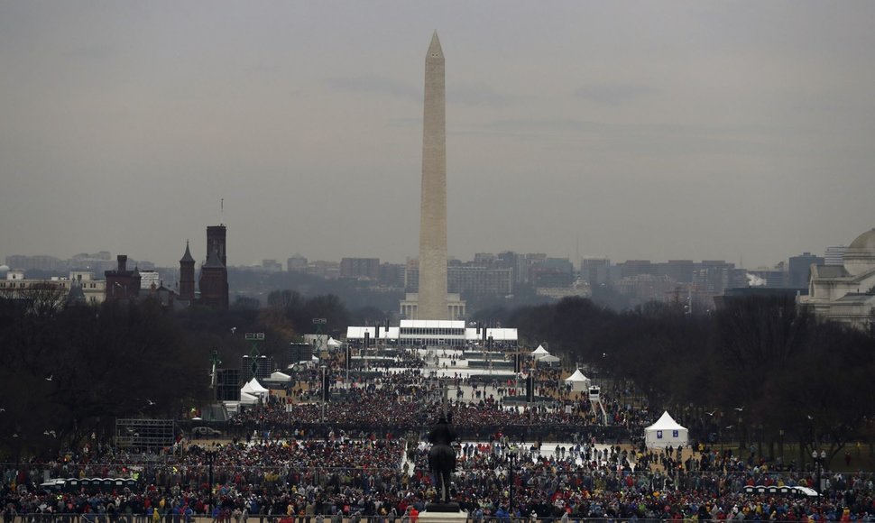 Žmonės renkasi į Donaldo Trumpo inauguraciją  Vašingtone