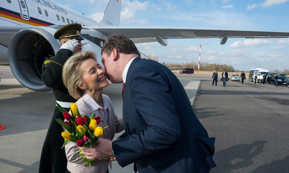 Vokietijos gynybos ministrė Ursula von der Leyen atvyko į Lietuvą
