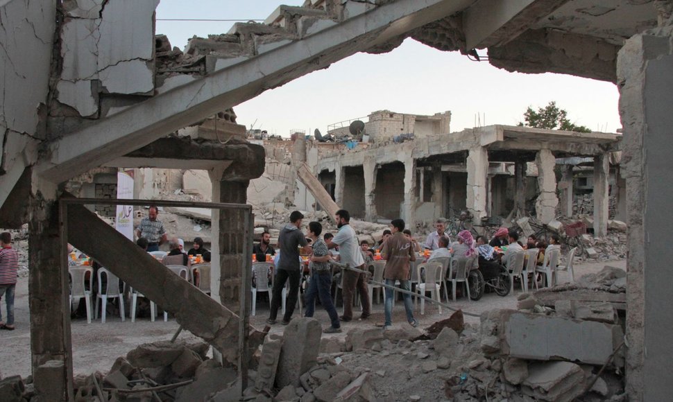 Ramadanas sugriautame Dūmos mieste, Sirijoje