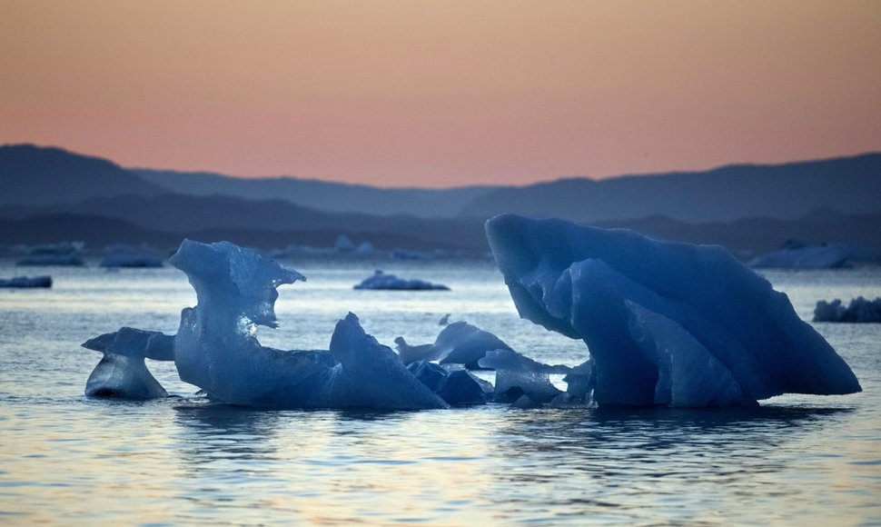 Grenlandijos tirpstantys ledynai ir ledkalniai