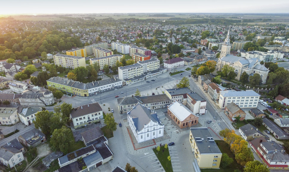 „Baltosios“ ir „Raudonosios“ sinagogų kompleksas Joniškyje