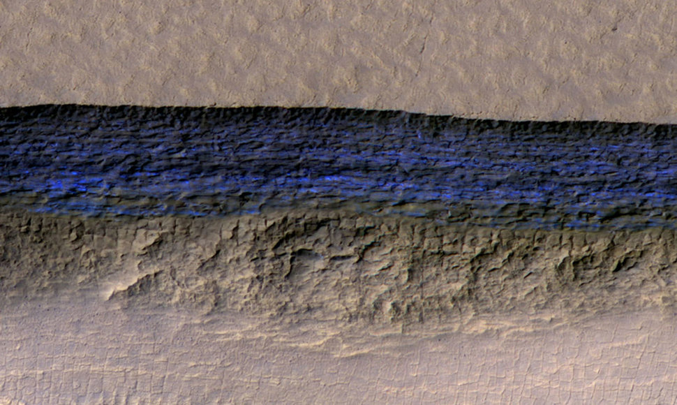 Marse aptikta didelių požeminių ledo telkinių